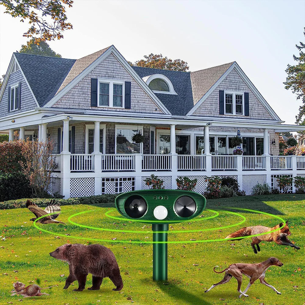Solar Ultrasonic Animal Repellent Outdoor Animal Repeller Deer Repellent Device Outdoor Squirrel Repellent for Yard Farm Garden