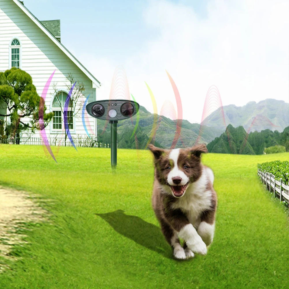 Solar Ultrasonic Animal Repellent Outdoor Animal Repeller Deer Repellent Device Outdoor Squirrel Repellent for Yard Farm Garden